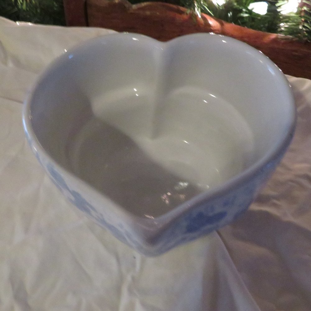 Vintage Bennington Potters David Gil Trigger Heart Dish #1340 Morning Glory Blue